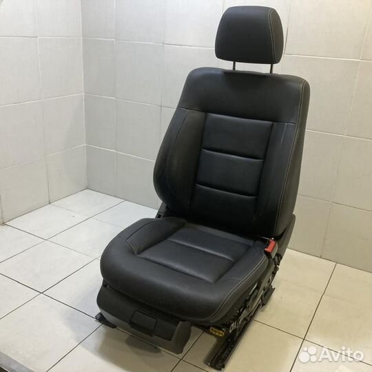 Сиденье переднее правое Mercedes-Benz E-Class W212