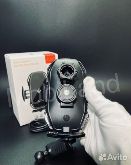 Умный держатель в авто с беспроводной зарядкой