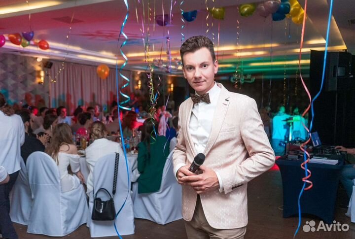 Ведущий мероприятий, арт-директор, бэк-вокалист