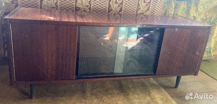 Тумбочка старинная полировка, трюмо б/у