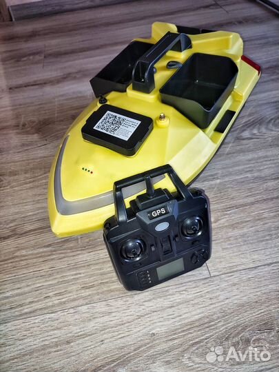 Светящийся в темноте кораблик с GPS на 40 точек