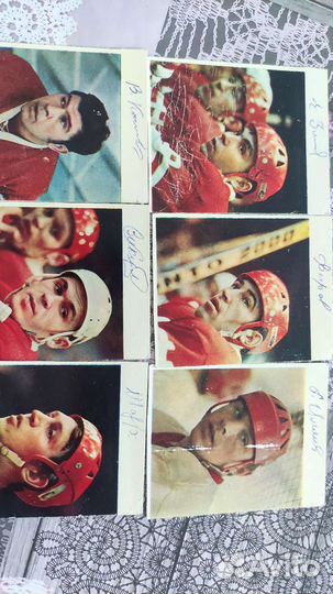 Фотокарточки с автографами хоккеистов