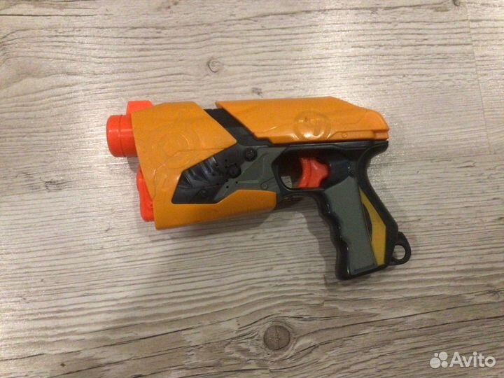 Нерф пистолет