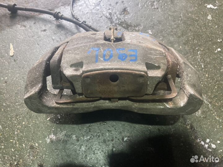 Тормозной суппорт левый BMW E90 E91 335i 348mm