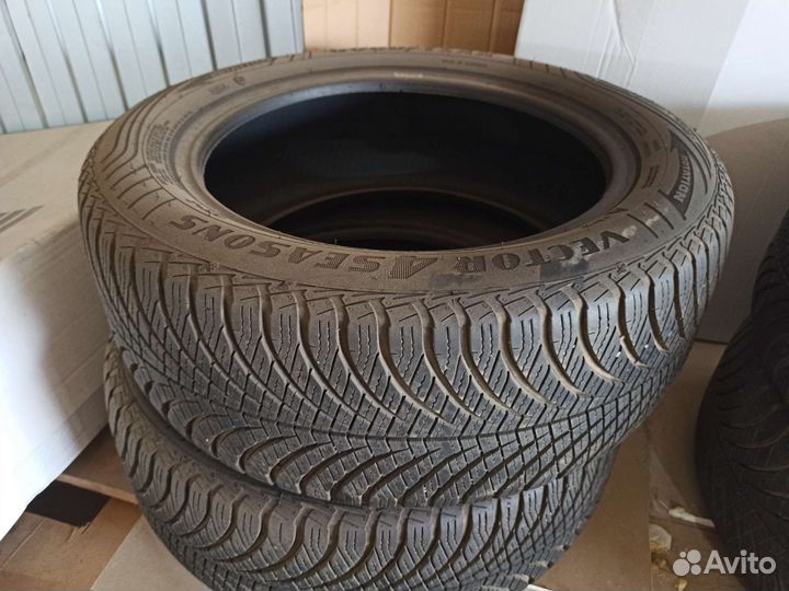 Goodyear Vector 4Seasons Gen-2 205/55 R16