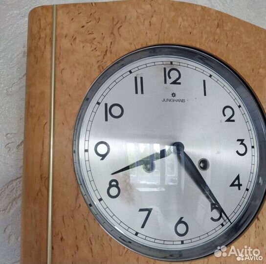 Часы настенные механические Junghans