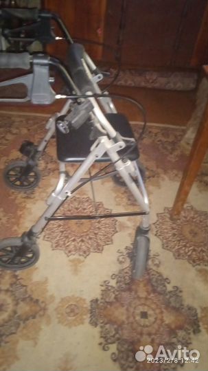 Ходунки для взрослых на колесах