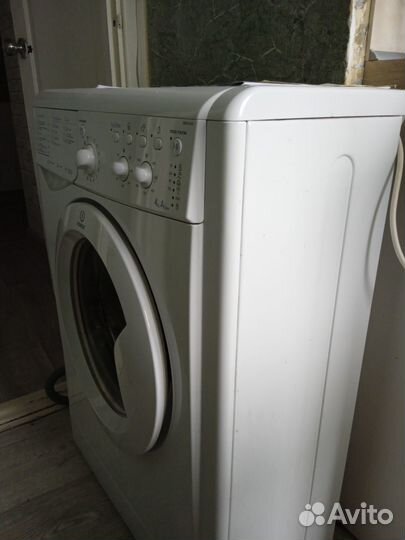 Узкая стиральная машина indesit