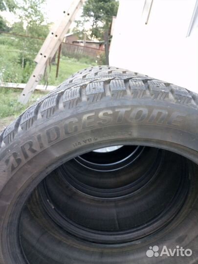 Bridgestone Blizzak Spike-01 255/50 R19