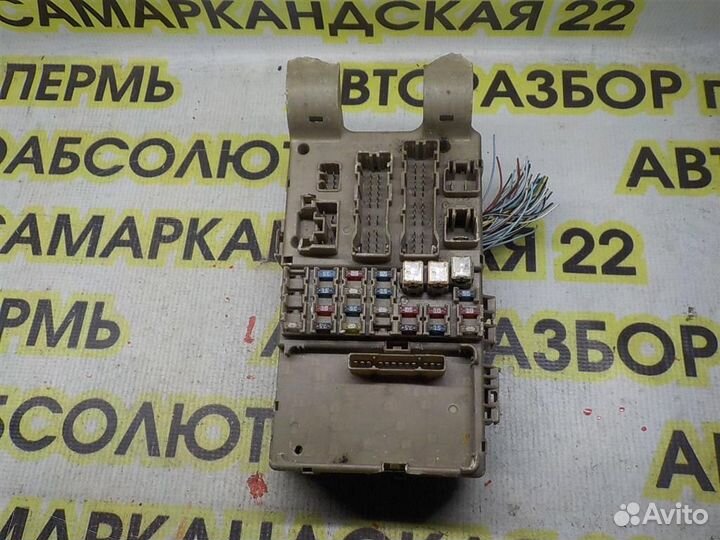 Блок предохранителей Toyota Avensis II (T250) 200