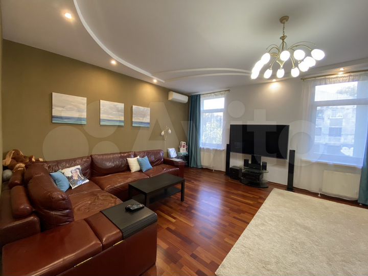 3-к. квартира, 111,7 м², 3/6 эт.