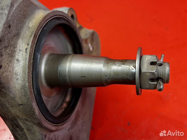 Кулак левый Chevrolet Blazer 2 S15 1995-1999