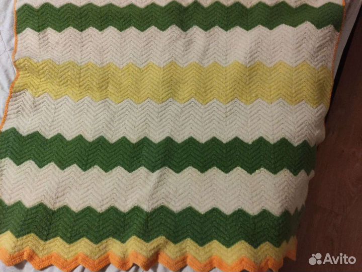 Небольшое шерстяное одеяло