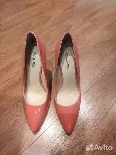 Женские вещи и обувь