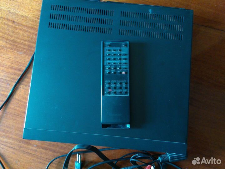 Видеомагнитофон Gold Star