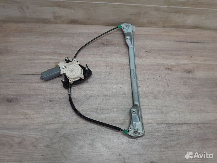 Стеклоподъемник передний правый Renault Symbol I р