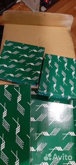 Комплект поршней двигателя Mazda RF STD