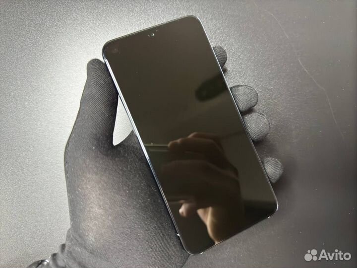 Samsung Galaxy S22, 8/256 ГБ