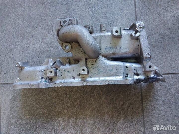 Коллектор впускной Mitsubishi L200 внедорожник 2.4