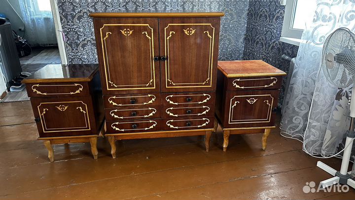 Тумба прикроватная