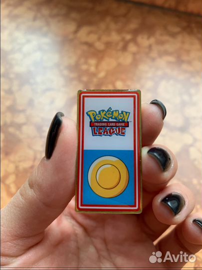 Значок Pokemon