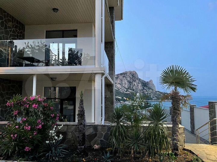 Комната 25 м², 1/3 эт.