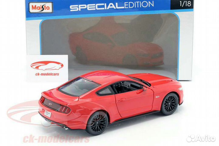 Ford mustang металическая машинка 1.18