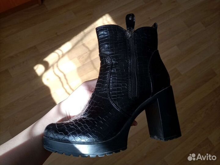 Ботинки на каблуке