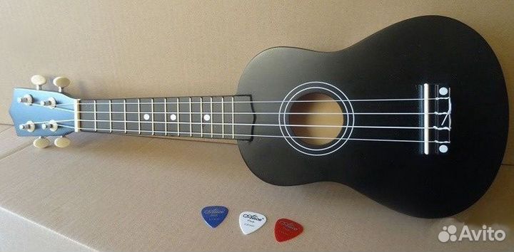 Укулеле черная