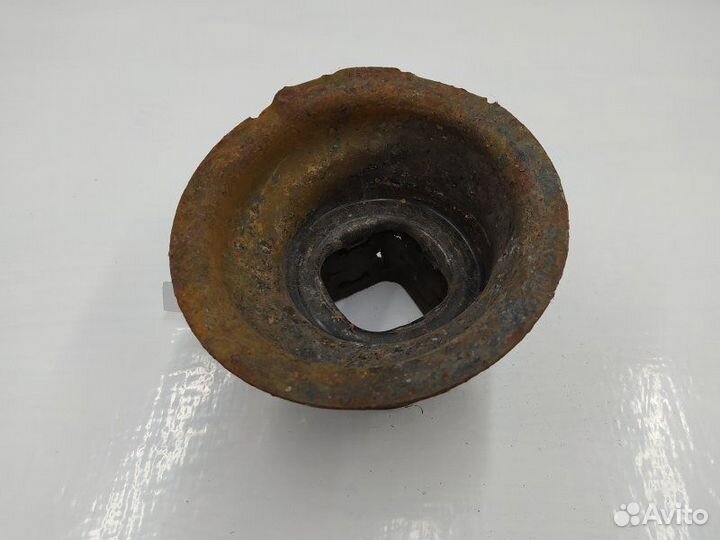 Опора амортизатора верхняя (чашка)