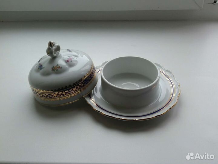 Супница и сахарница