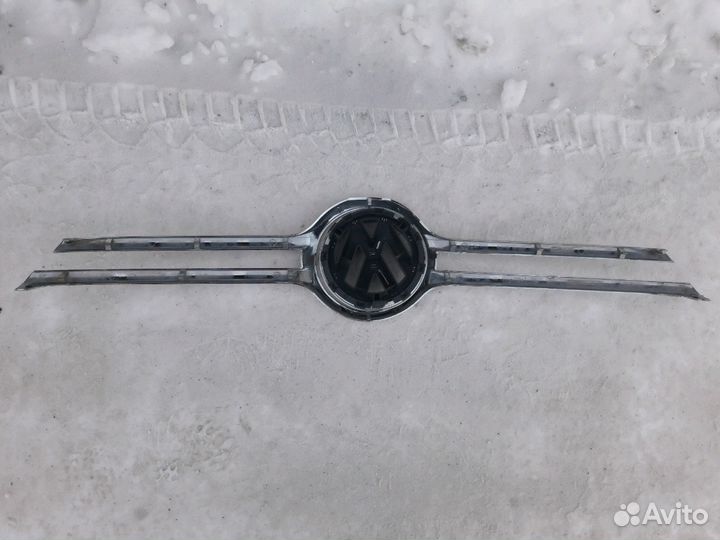Молдинг и эмблема на решетку радиатора для тигуана