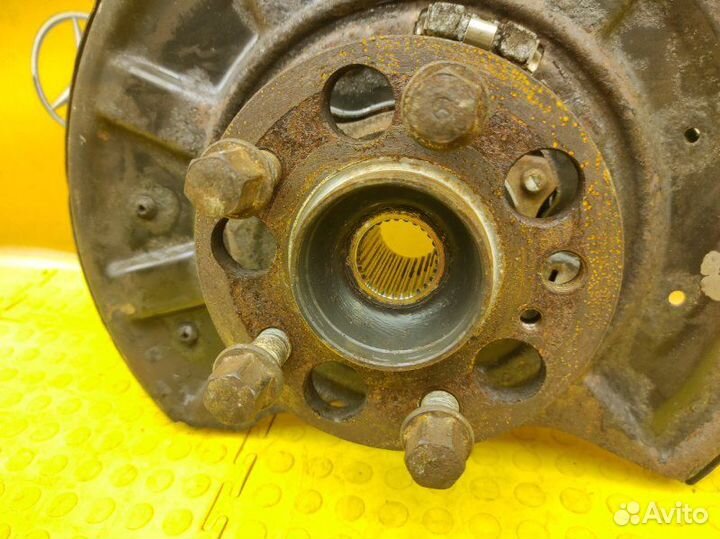 Кулак поворотный задний правый Mercedes-Benz W212