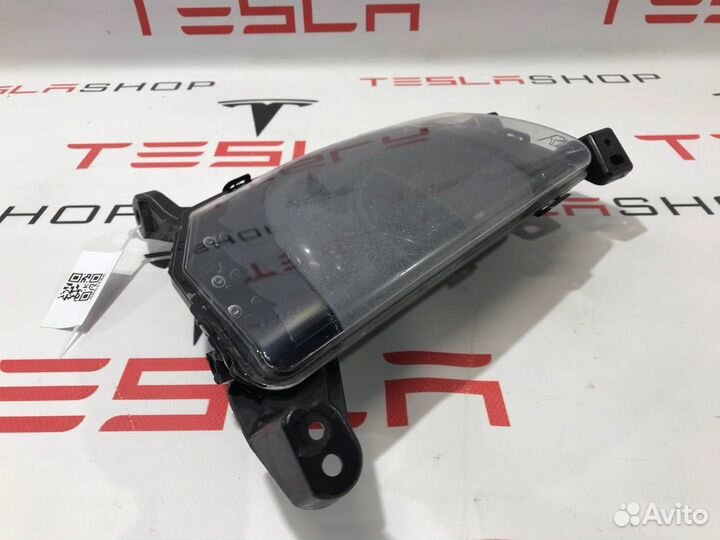 Фара противотуманная правая Tesla Model S 2015