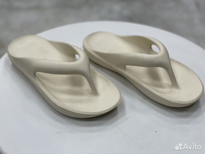 Шлёпки New Balance x Taw & Toe