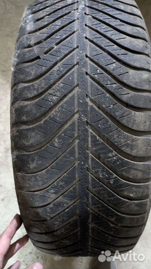 Goodyear Vector 4Seasons 225/55 R16