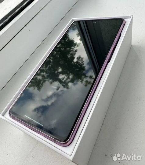 Продаю телефон