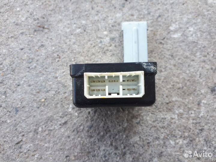 Блок управления дверями Hyundai i30 FD