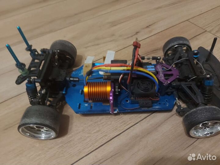 Mercedes-Benz на радиоуправлении для дрифта