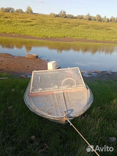 Продам лодку с мотором