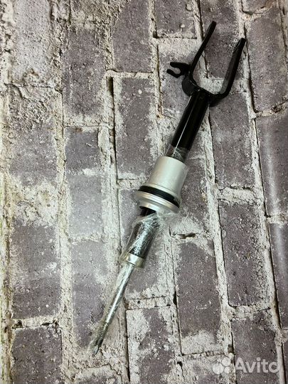 Амортизатор передний Мерседес W211