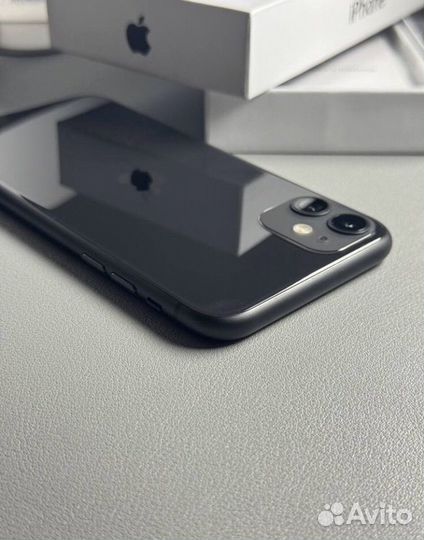 iPhone 11, 64 ГБ