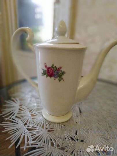 Кофейник фарфоровый
