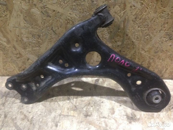 Фольцваген Поло рычаг левый