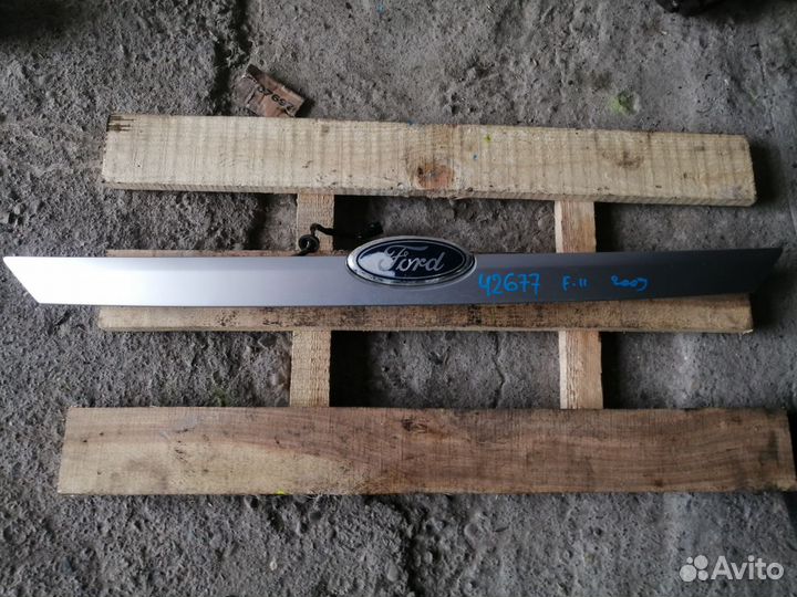 Накладка крышки багажника Ford Focus 2 хэтчбек