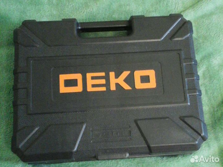 Набор инструментов для авто в чемодане