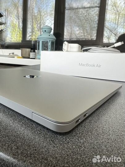 Macbook air 13 m1 8 256