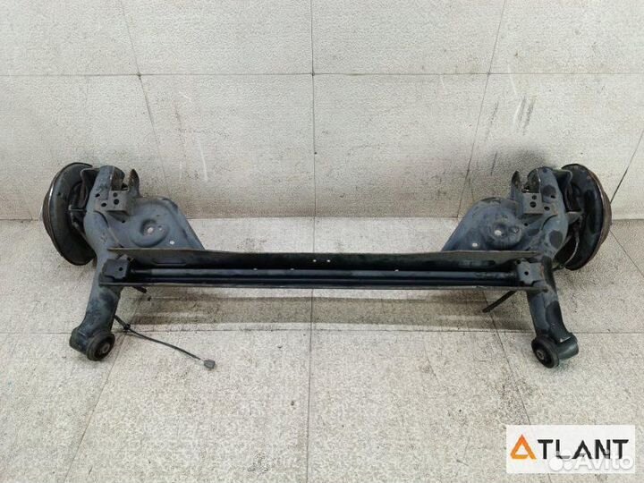 Балка со ступицами задний nissan leaf