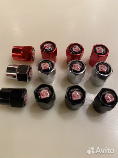 Комплект колпачков на клапан колеса Dodge