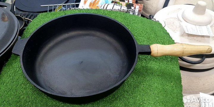 Сотейник чугунный